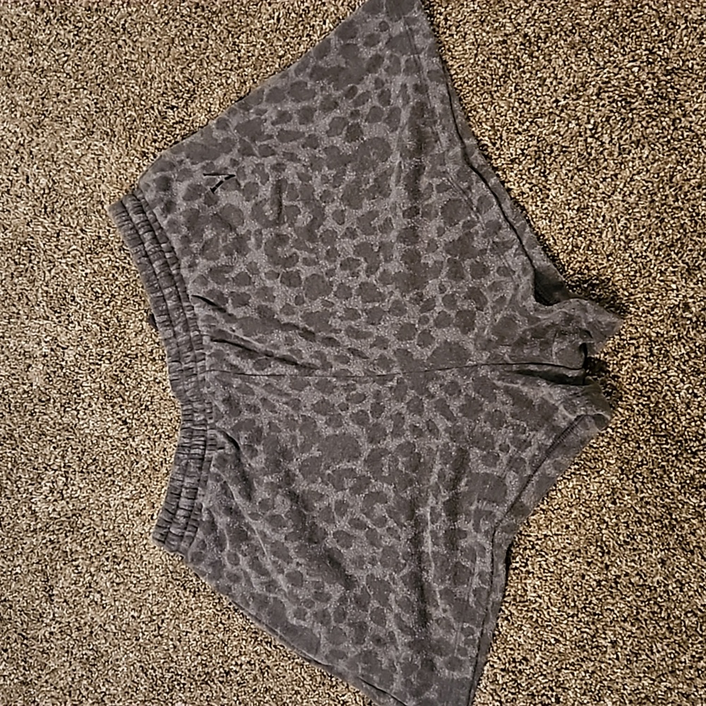 Victoria's Secret Gray Leopard Print Shorts Size Small
